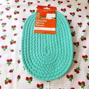 NWT Mint green woven trivets, set of 2